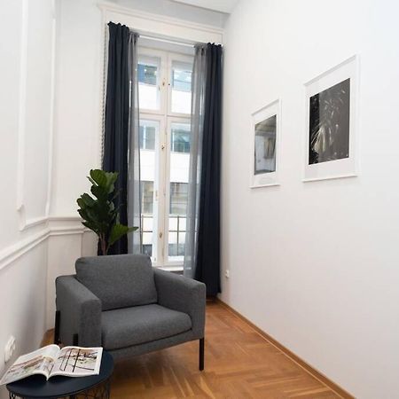 Best Located, 150 M2 5 Bedrooms Apt., Budapesta Exterior foto