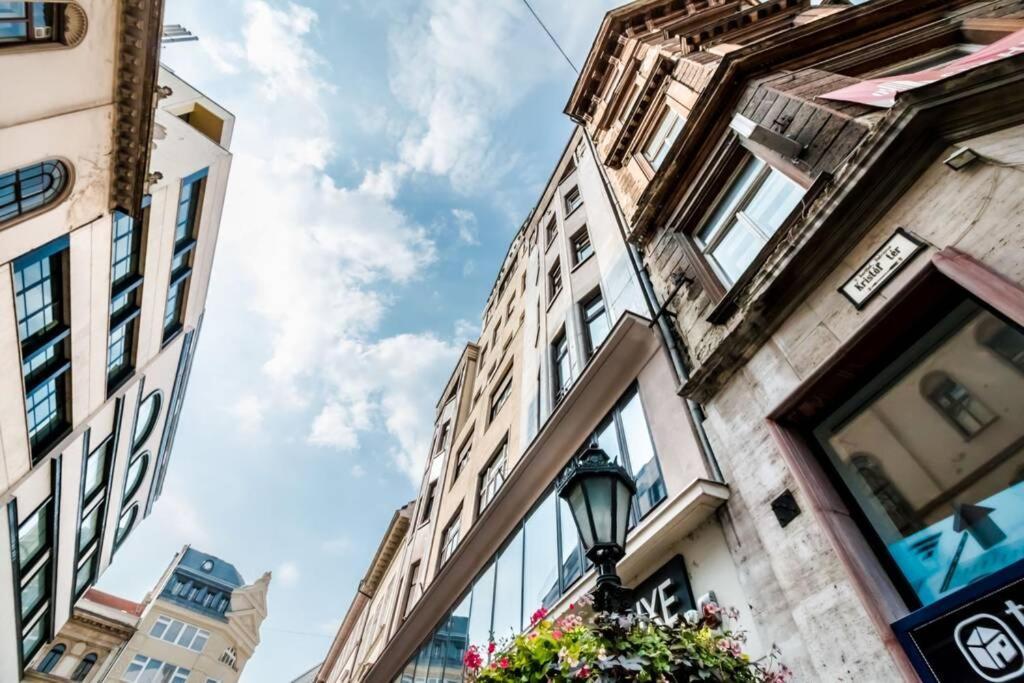 Best Located, 150 M2 5 Bedrooms Apt., Budapesta Exterior foto