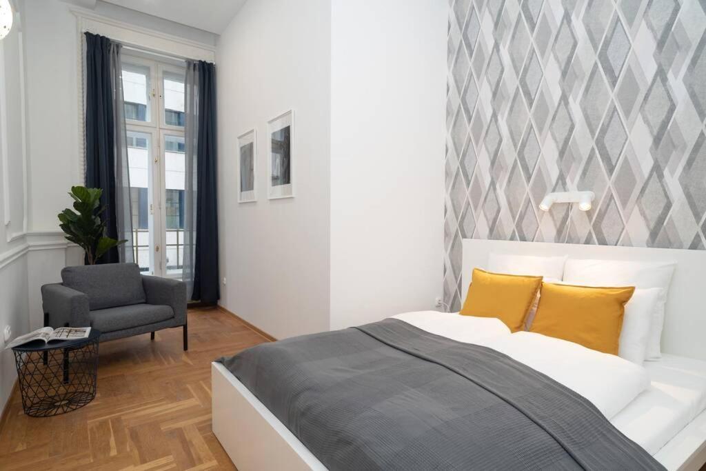 Best Located, 150 M2 5 Bedrooms Apt., Budapesta Exterior foto