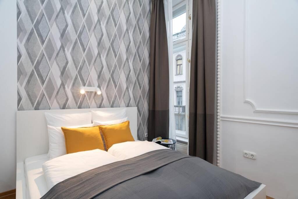 Best Located, 150 M2 5 Bedrooms Apt., Budapesta Exterior foto