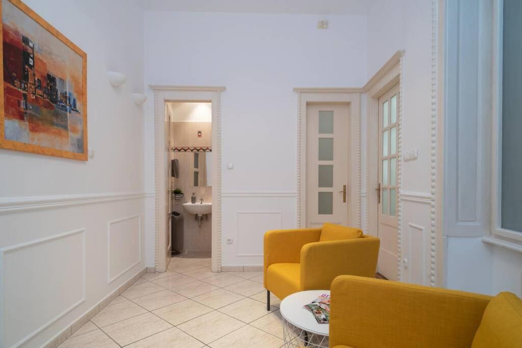 Best Located, 150 M2 5 Bedrooms Apt., Budapesta Exterior foto