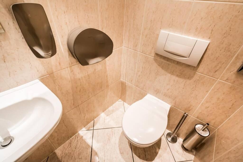 Best Located, 150 M2 5 Bedrooms Apt., Budapesta Exterior foto