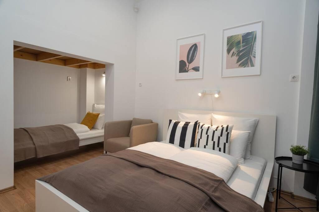 Best Located, 150 M2 5 Bedrooms Apt., Budapesta Exterior foto