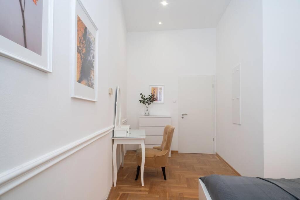 Best Located, 150 M2 5 Bedrooms Apt., Budapesta Exterior foto