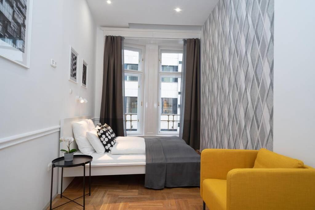 Best Located, 150 M2 5 Bedrooms Apt., Budapesta Exterior foto
