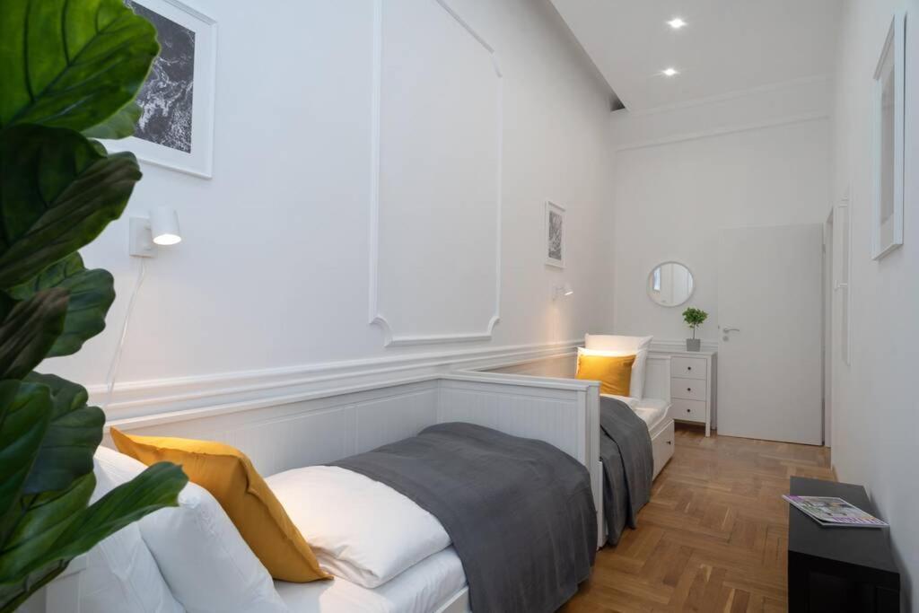 Best Located, 150 M2 5 Bedrooms Apt., Budapesta Exterior foto